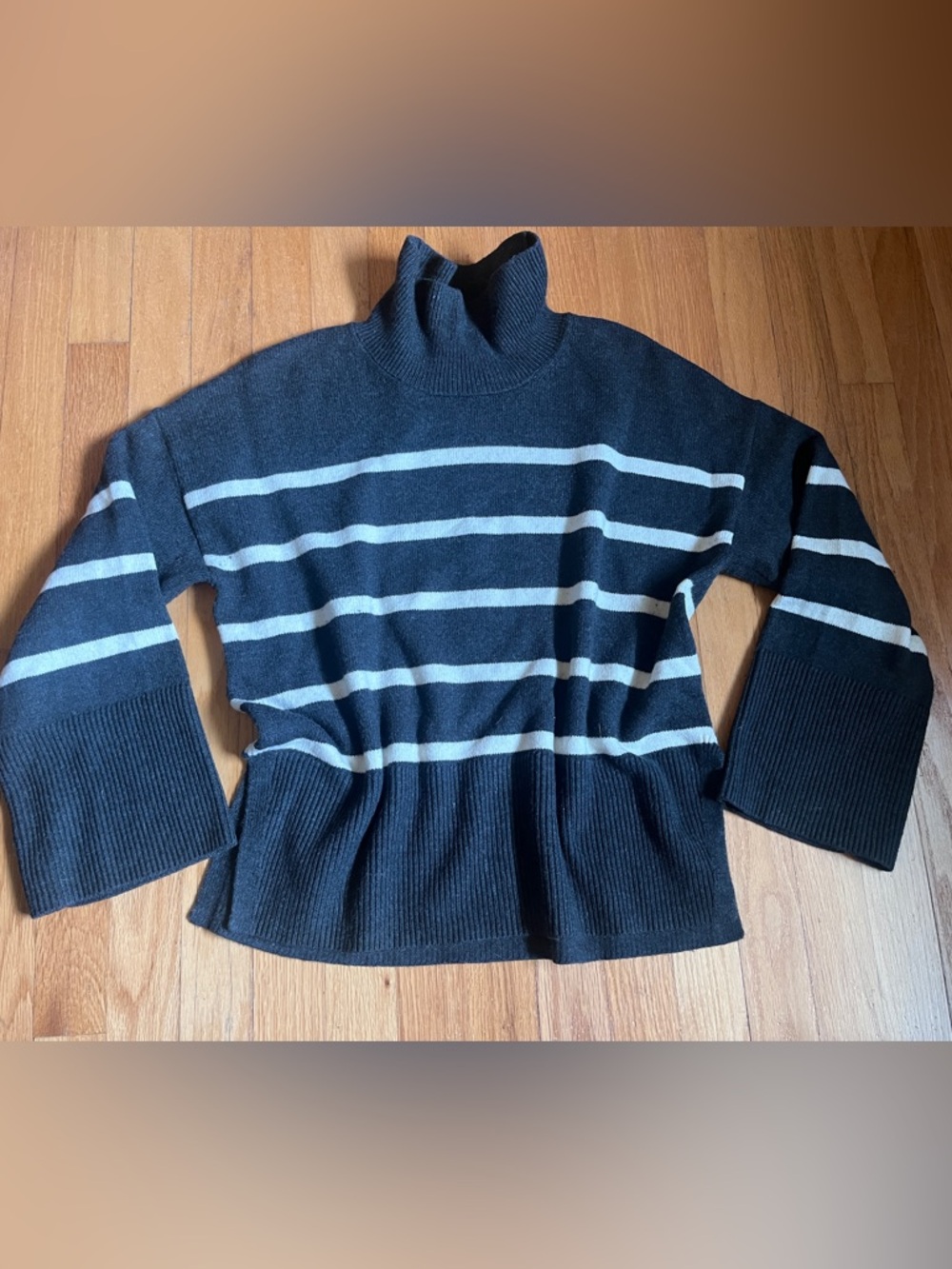 BR Banana Republic Soft StripeSweater M